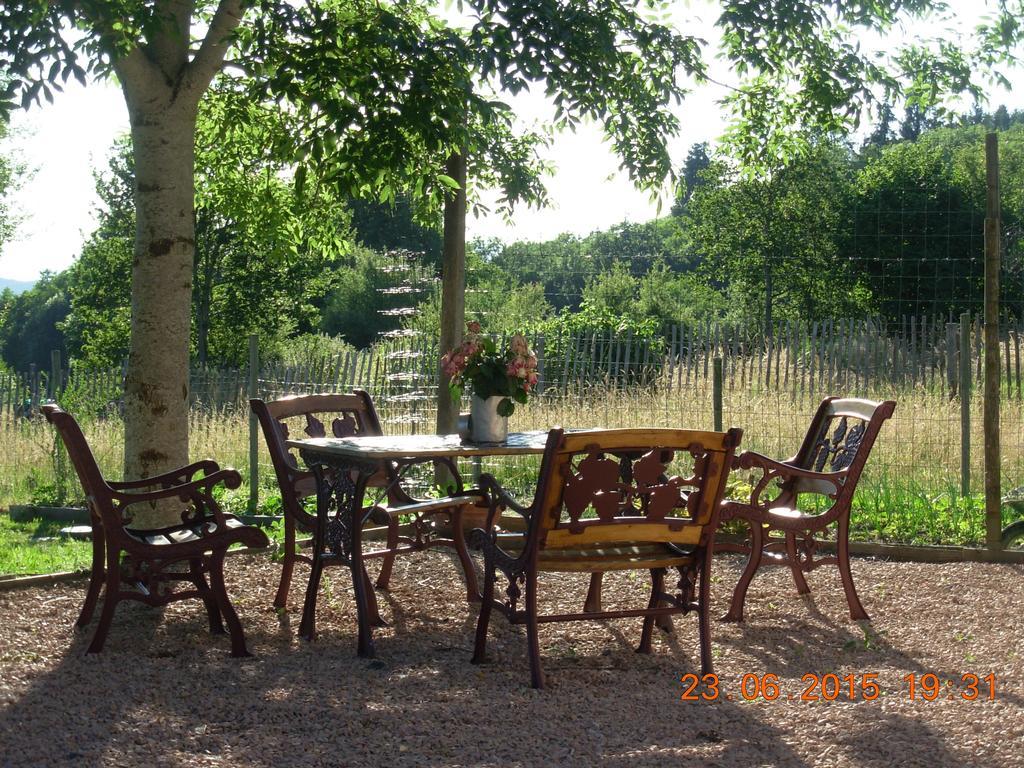 Le Jardin Des Pierres Brunes Saint-Jean-des-Ollieres ภายนอก รูปภาพ